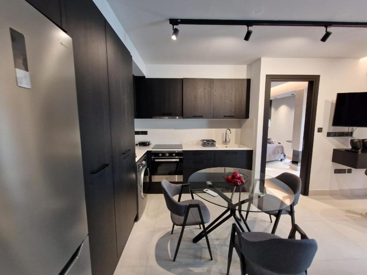 Raam Luxury Appartement Larnaca