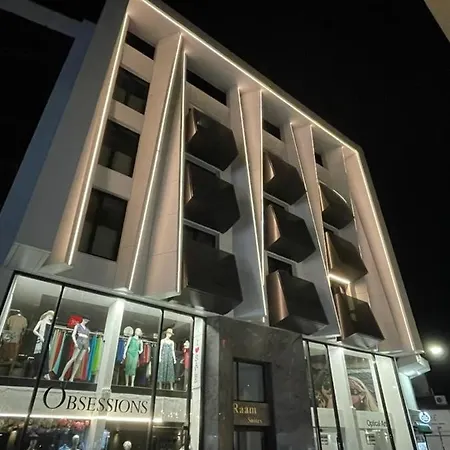 Raam Luxury Suites Larnaca Extérieur photo