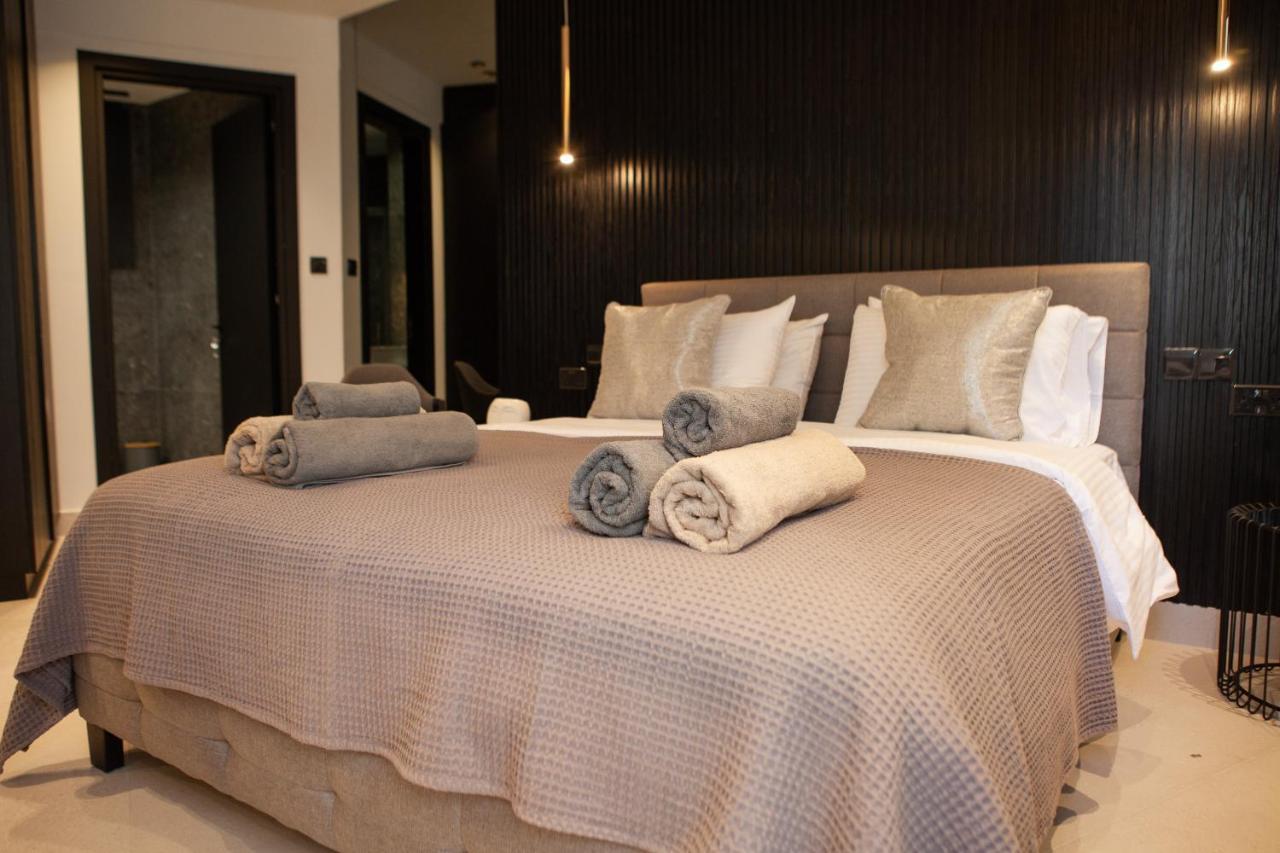 Raam Luxury Apartment